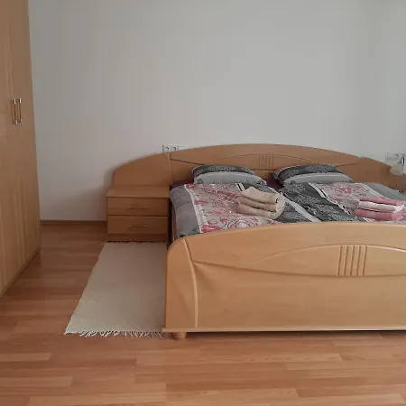 Apartma Teloh *